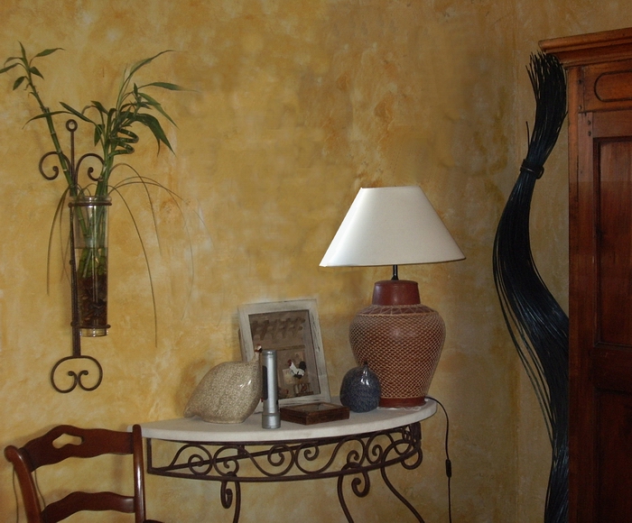 décoration peinture dans le Gard, chaux, béton ciré, enduits cirés, patines.pigments naturels peintre décorateur uzes arpaillargues nimes